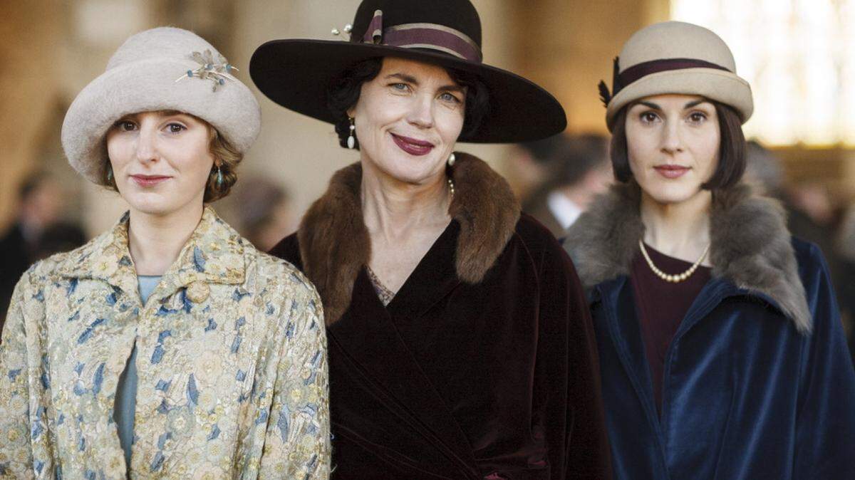 Nick Briggs/Carnival Film & Television Limited 2015 for Masterpiece 
 Laura Carmichael as Lady Edith Crawley, Elizabeth McGovern as Cora, Countess of Grantham and Michelle Dockery as Lady Mary.