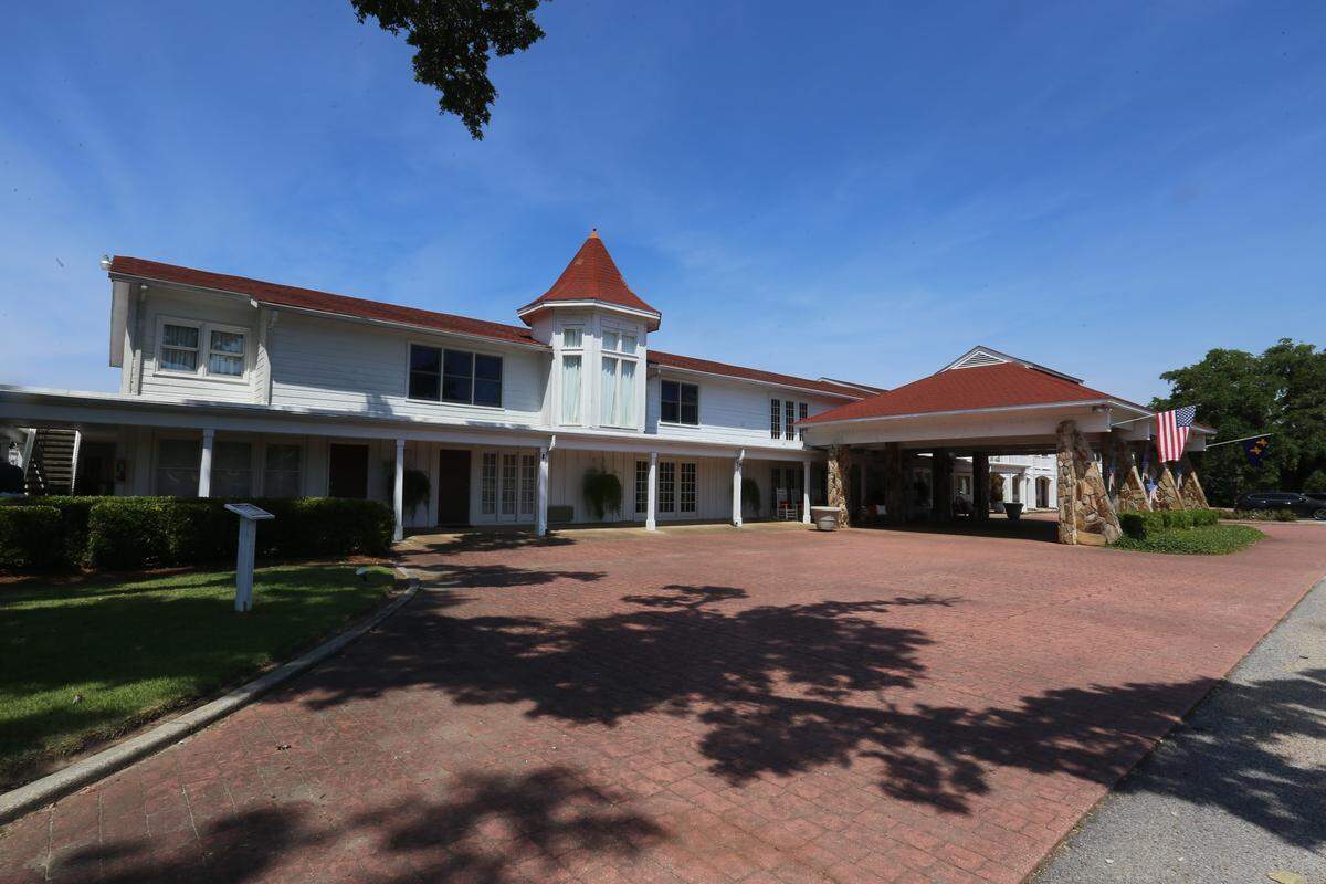 Gulf Hills Hotel is being completely remodeled by the developers of The Collective in Ocean Springs. The historic hotel was a getaway for celebrities like Elvis Presley, Judy Garland, Jayne Mansfield and Marilyn Monroe.
