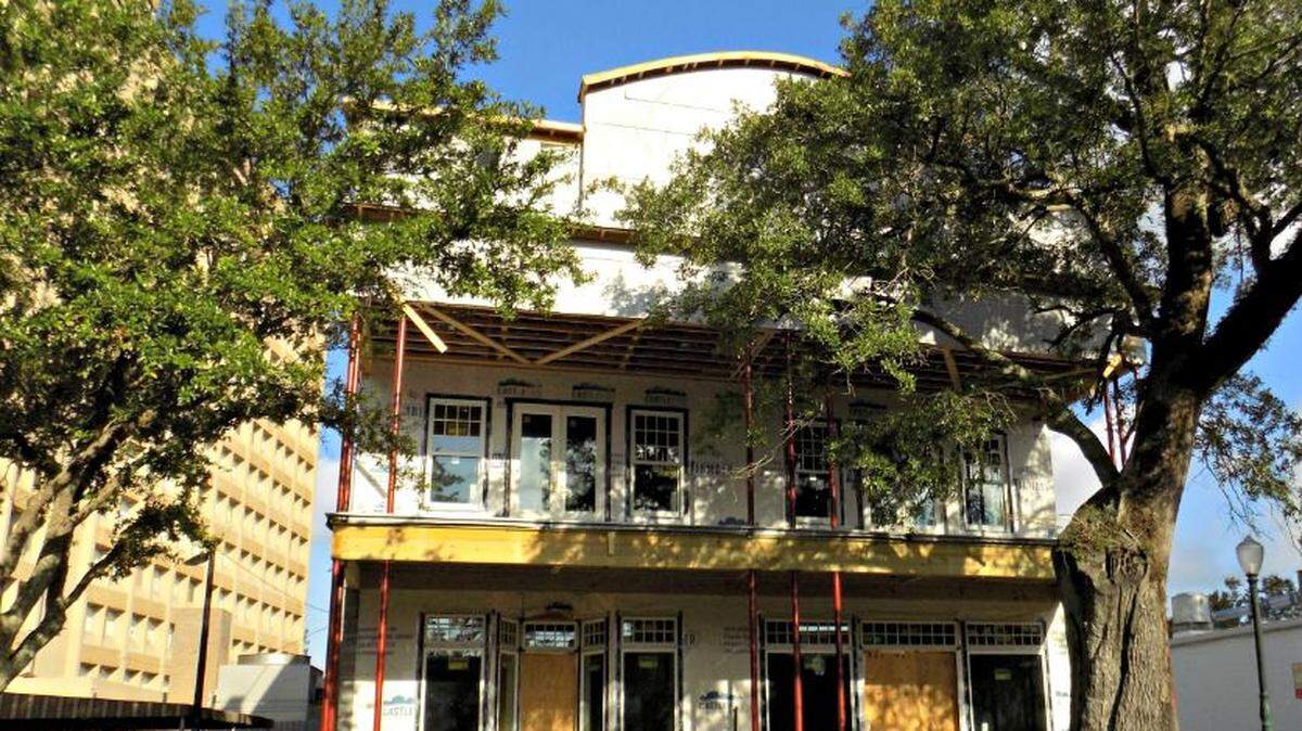 A new mixed-use building is going up in downtown Ocean Springs.