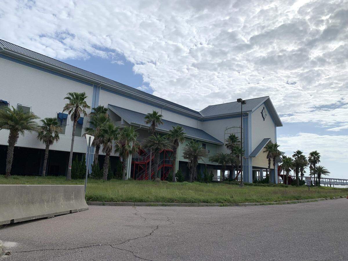 Hammered Harry’s dining and entertainment venue is taking shape inside the former Margaritaville casino in east Biloxi.