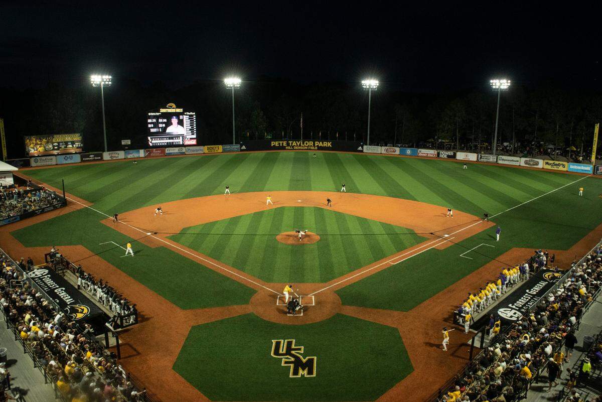 Southern Miss pitches in the 7th inning against LSU during Game Four of NCAA Regionals at Pete Taylor Park in Hattiesburg on Saturday, June 4, 2022.