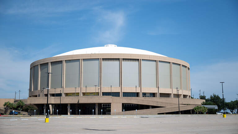 Mississippi Coast Coliseum announces concerts featuring two musical superstars