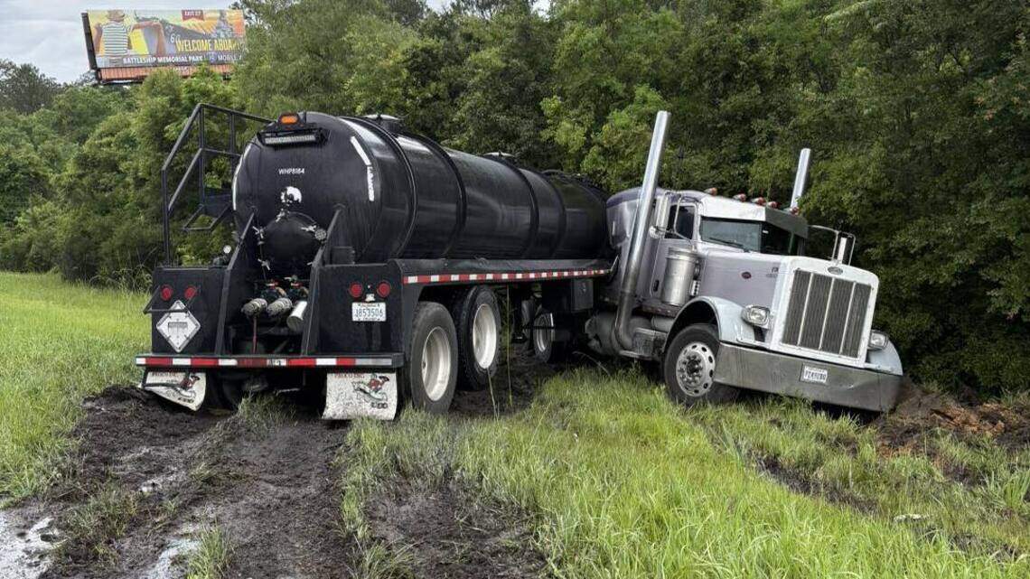 18-wheeler crash ties up traffic on Interstate 10 in South Mississippi