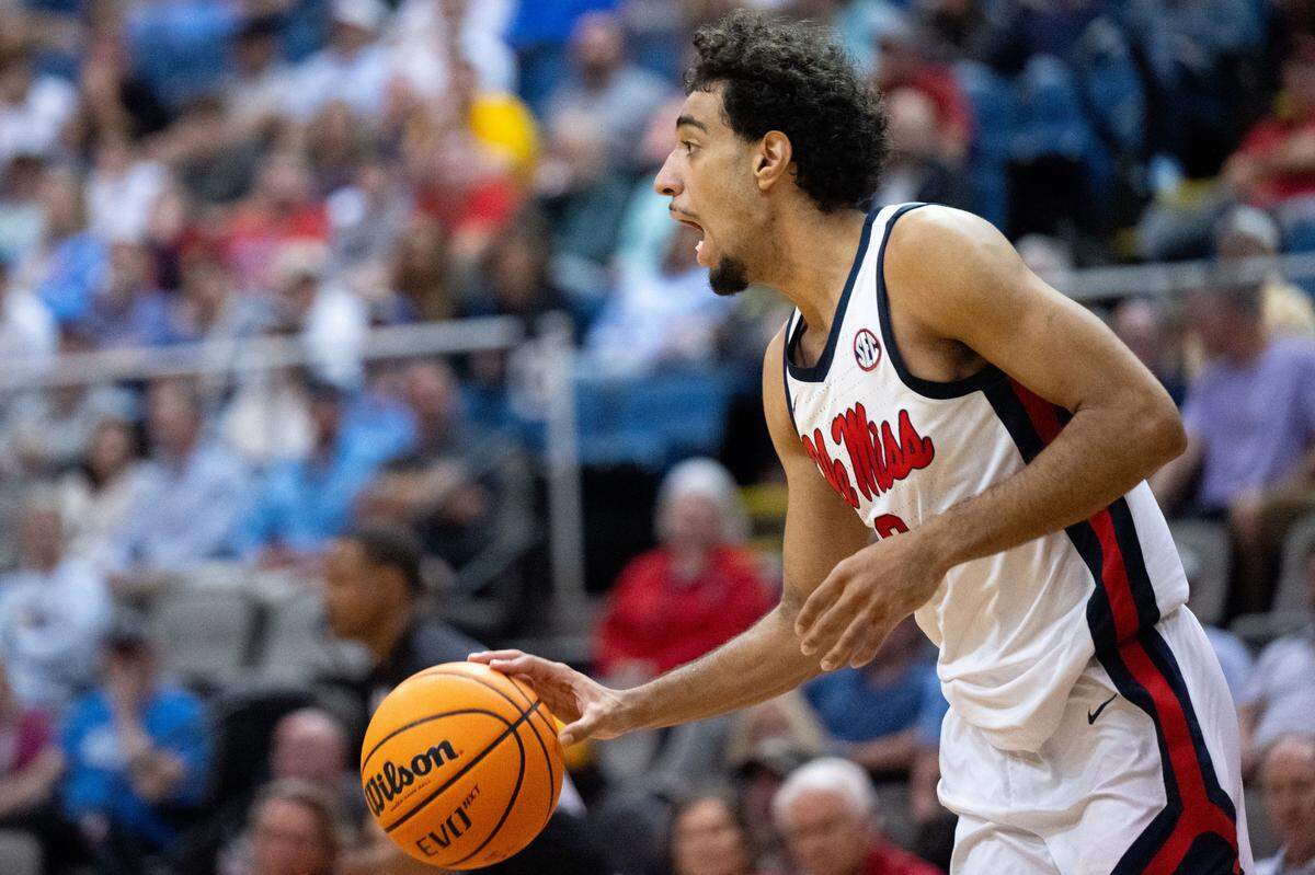 Mississippi guard Ilias Kamardine (6) calls out a play Saturday.
