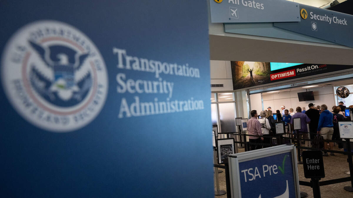 Unpaid TSA staff at Gulfport-Biloxi Airport stay on duty | Biloxi Sun ...