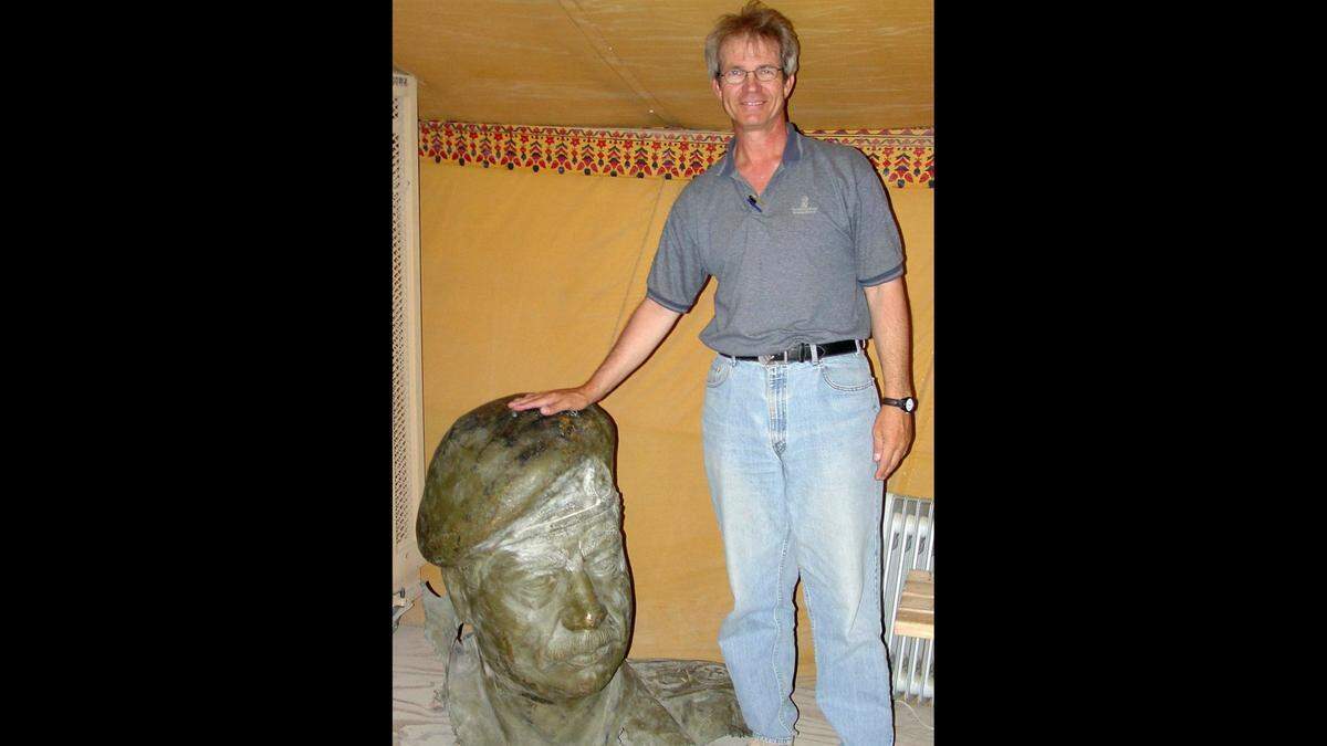 A souvenir photo of the Iraq War in 2003, where Sun Herald reporter Patrick Peterson was embedded with a Gulfport reserve unit.