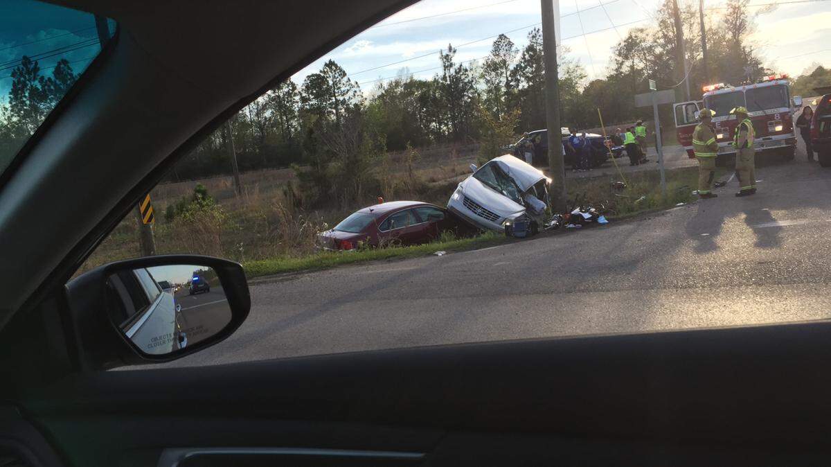 COURTESY MICHAEL CROSBY3 people were injured in a crash in Gulfport on Friday, March 25, 2016.