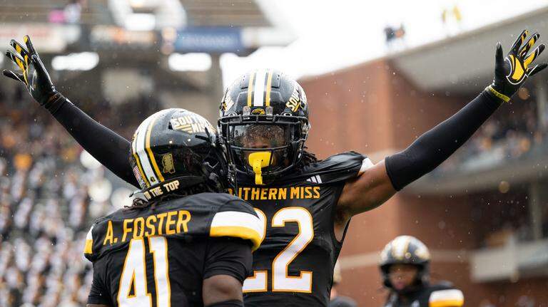 Southern Miss extends winning streak to four and attains bowl eligibility