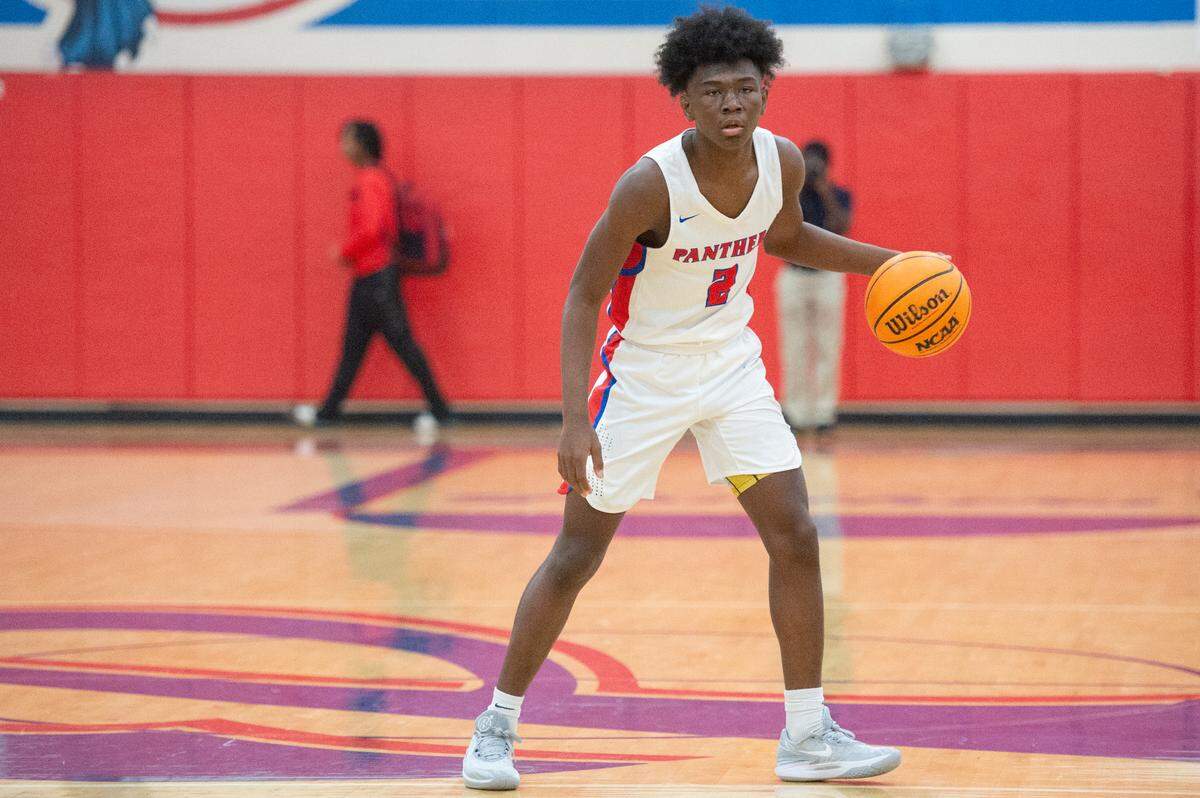 Pascagoula’s Blake Nettles dribbles the ball during a game against Harrison Central at Pascagoula High School on Tuesday, Dec. 5, 2023.