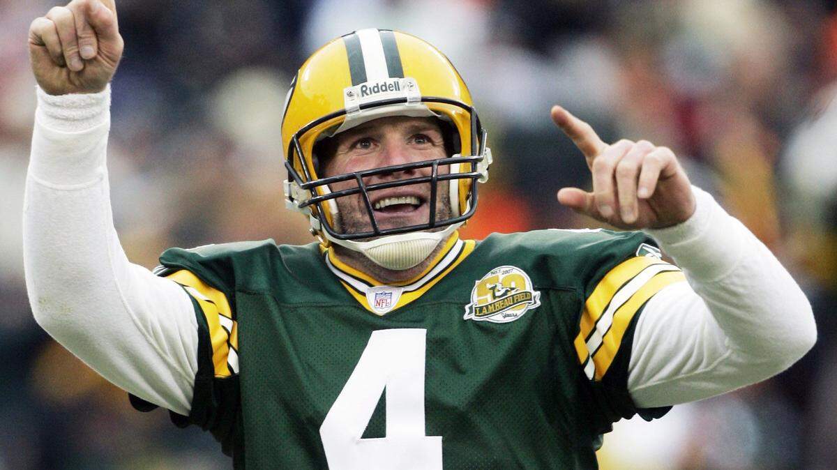 MORRY GASH/ASSOCIATED PRESS 
 The Pro Football Hall of Fame is set to announce its class of 2016 and Green Bay Packers great Brett Favre is almost certain to be in the group.
