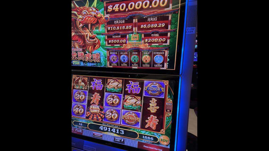 A player got a big return on a slot machine at Scarlet Pearl Casino in D’Iberville Friday, betting less than $2 before hitting the jackpot.