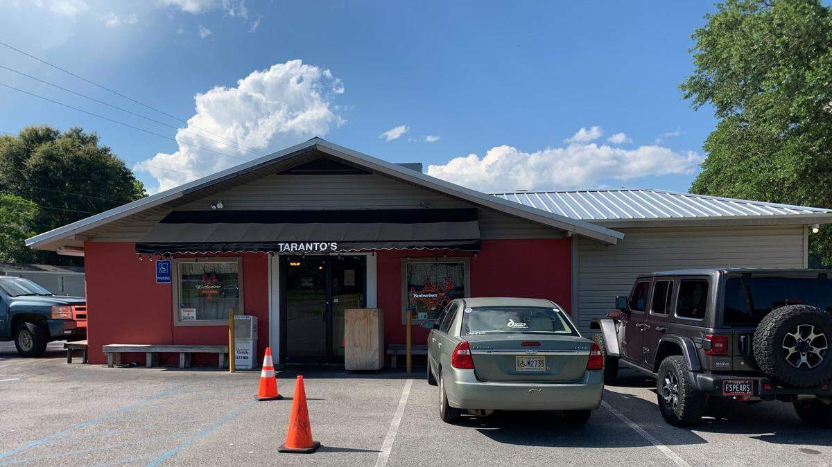 Taranto’s in Biloxi on Lorraine Rd. in Woolmarket is one of the more popular local seafood restaurants on the Coast.