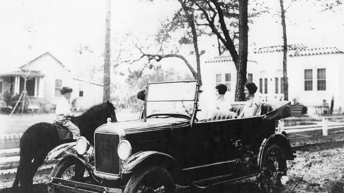 The early automobiles on the Coast often didn’t mix with horses, but later horses became more rare than cars. This undated photo from the L.J. “Joe” Scholtes Collection identifies the two young women as Alma Parker and Phyllis Hunt and Joe Morse on the horse.