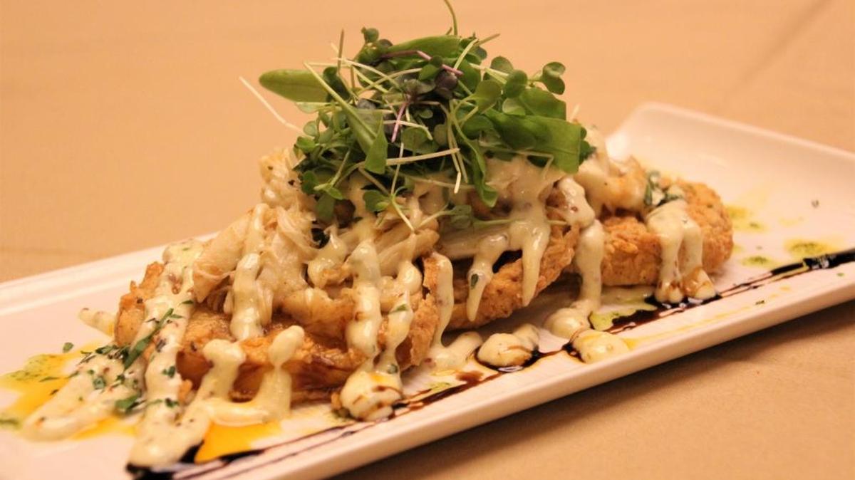 Green Tomatoes with crab and a roasted garlic remoulade were perfect.