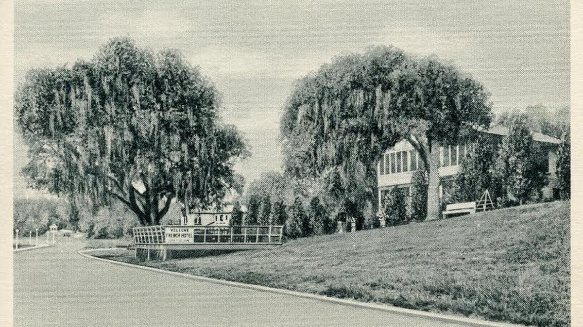Guests of the French Hotel/Edwards House could enjoy the Gulf breezes from the 600-foot pavilion that encircled a large oak tree on the front lawn of the property.