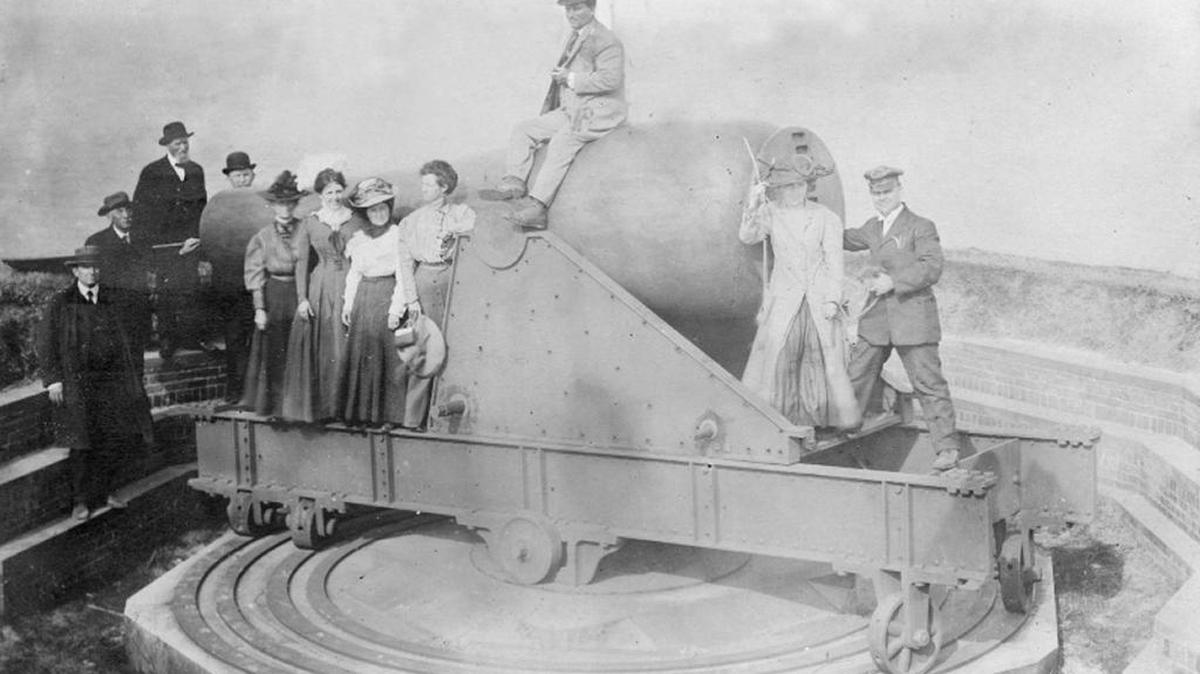 The old cannon on Ship Island was a favorite place for picture-taking.