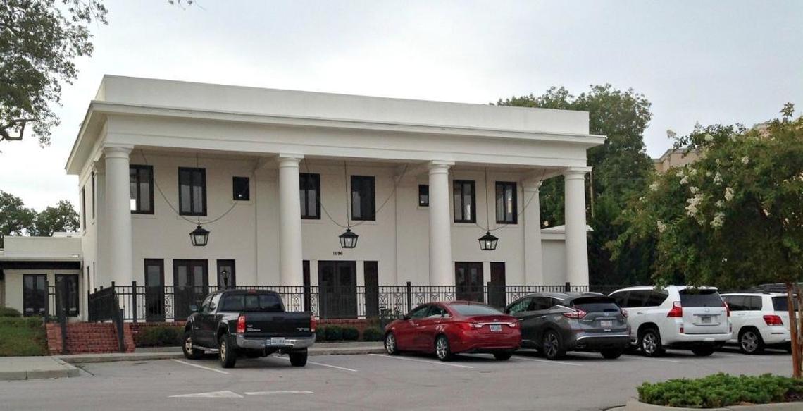 With its sprawling 12,000 square feet of space, White Pillars restaurant in Biloxi has room to spread out.