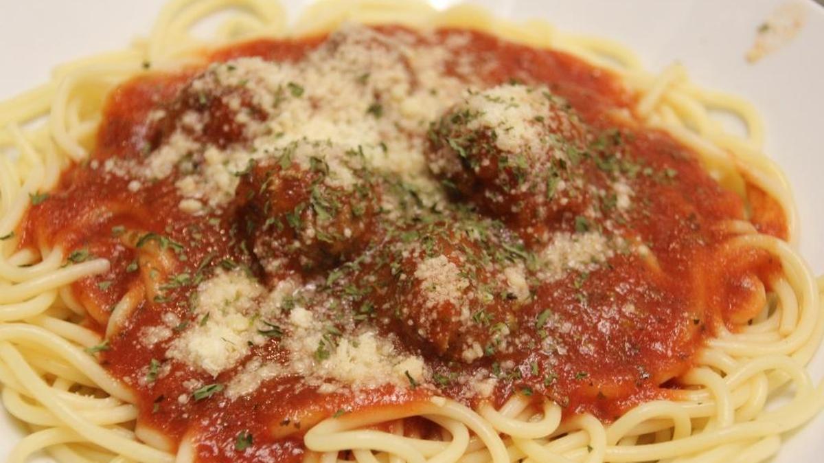 Holly Hill Inn in Midway will host a spaghetti and meatball dinner on Monday for furloughed federal workers and their families. Call for reservations.
