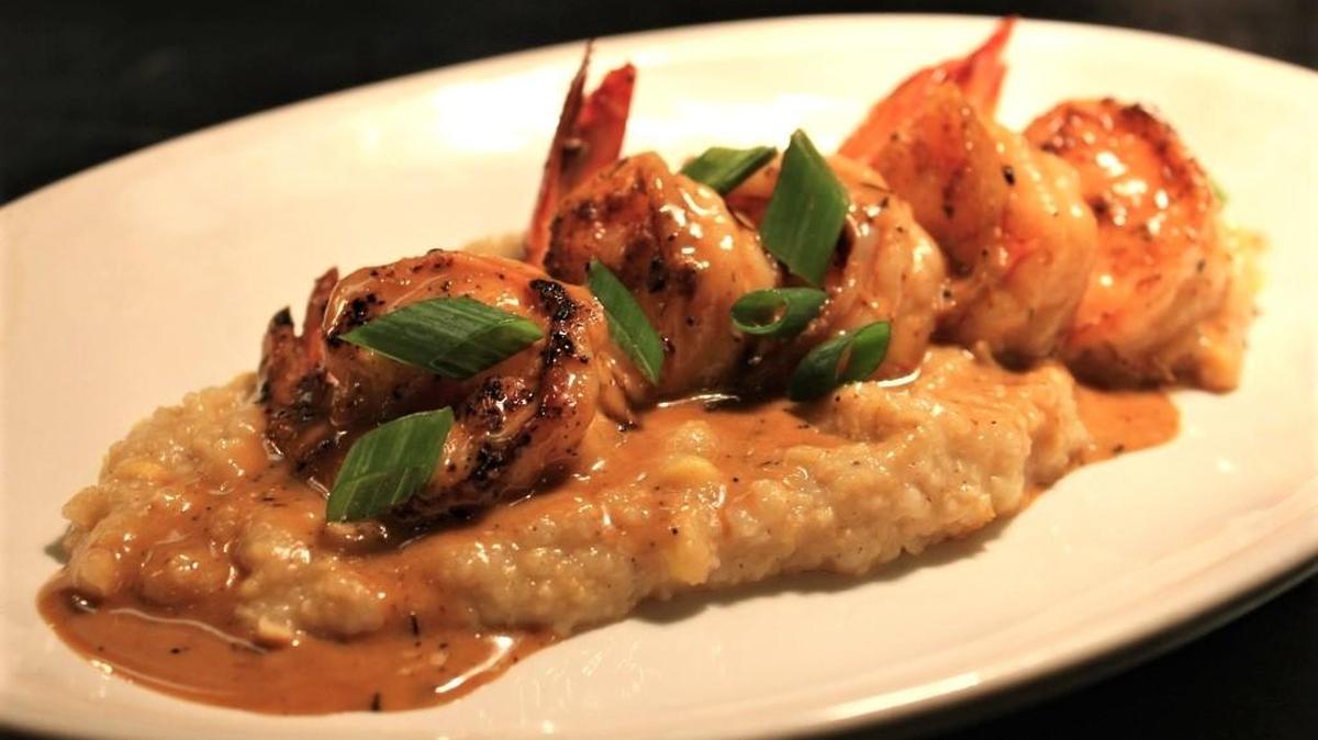 Shrimp and grits can also be served with rice grits.