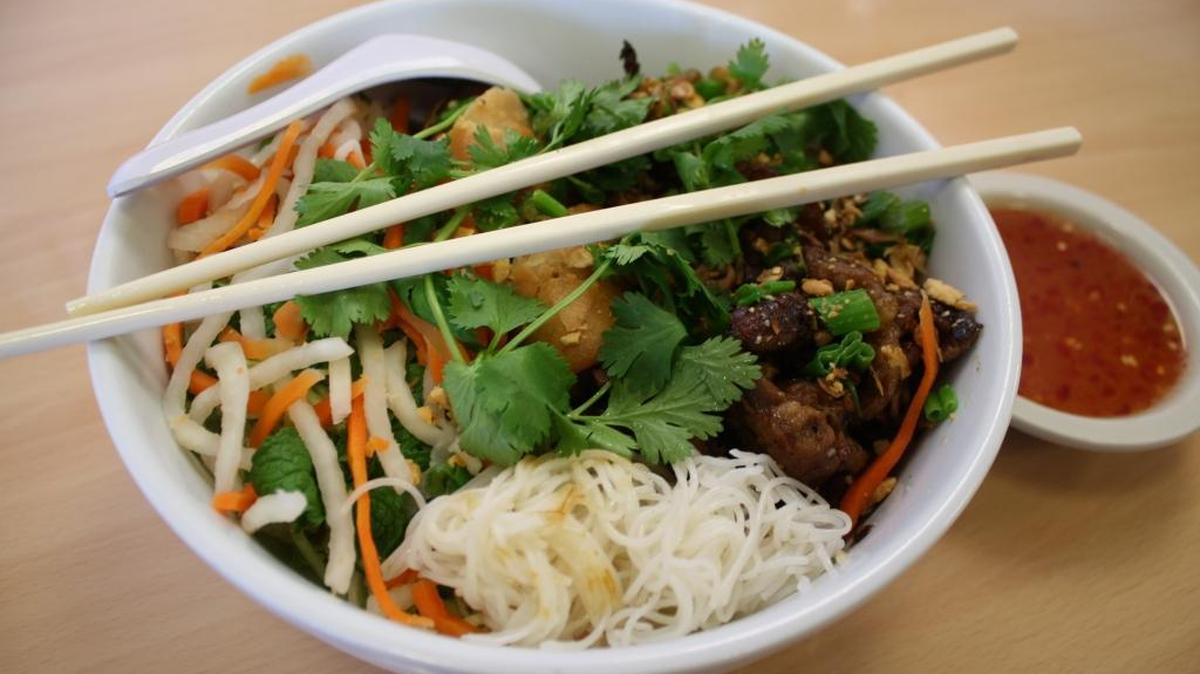 A bowl of Vietnamese beef soup is a great example of difficult plating.