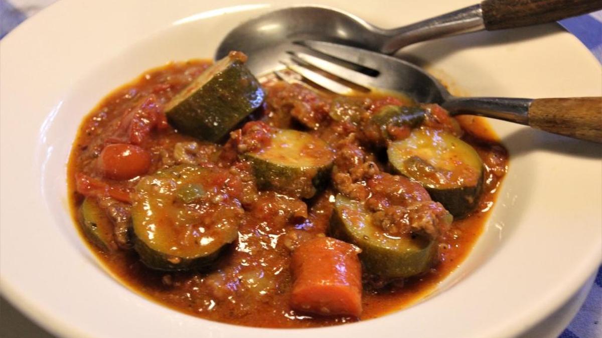 This tomato and zucchini stew will bring them running to the table.
