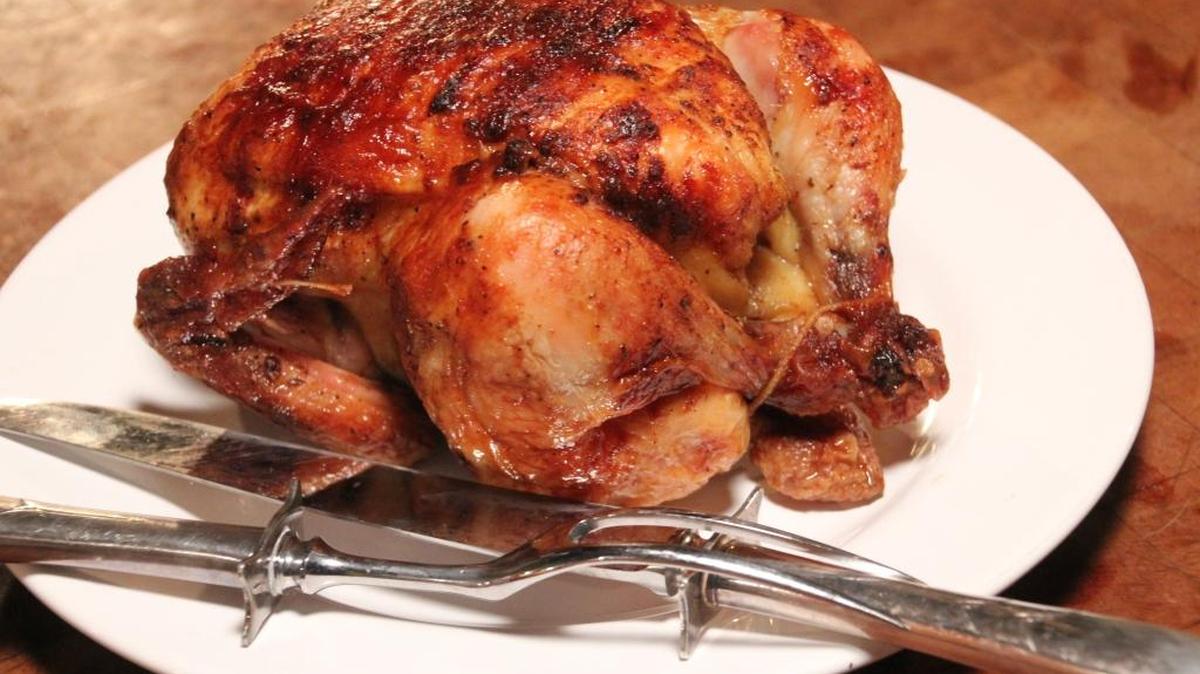 A rotisserie chicken is a simple and inexpensive way to provide a hot supper for your family.