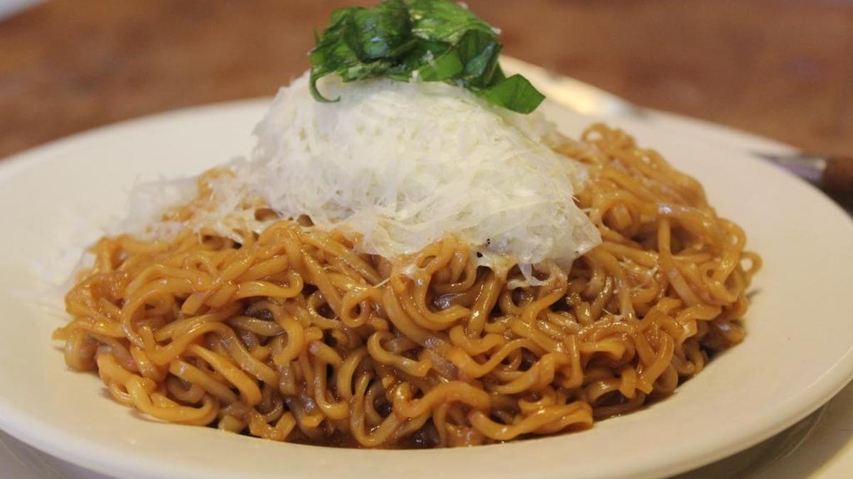 The dried noodle we commonly call Ramen is a versatile and delicious noodle.