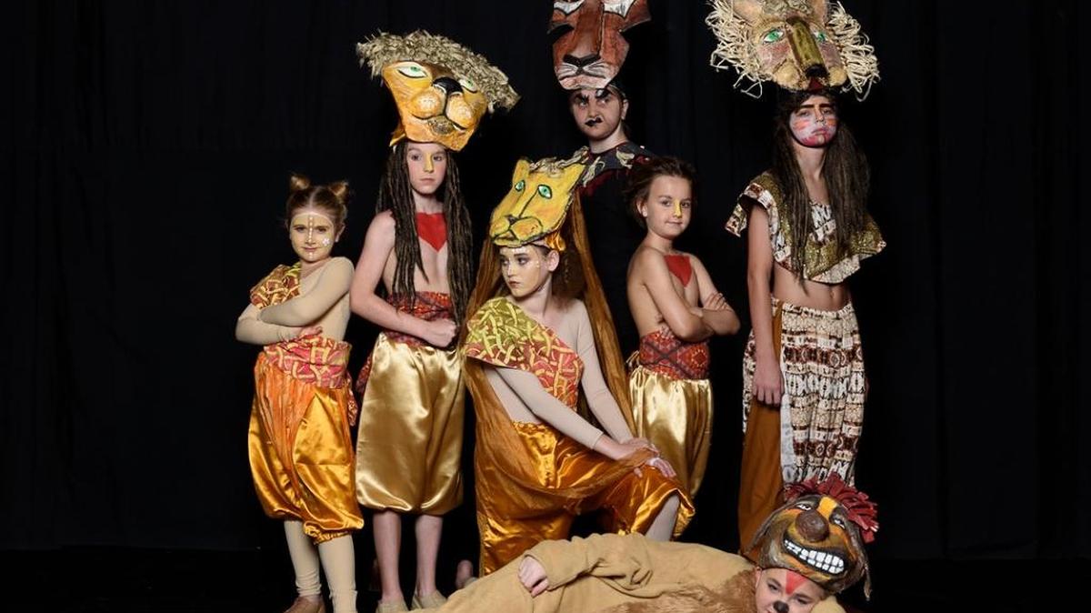 Hannah Walters (Young Nala), Jonathon Lewis (Simba), Quinn Diamond (Odell Nala), Valerie Wagner (Scar), Porter Lewis (Young Simba), Trevor Musgrove (Mufasa) and Sidney Grove, on floor (Timon).