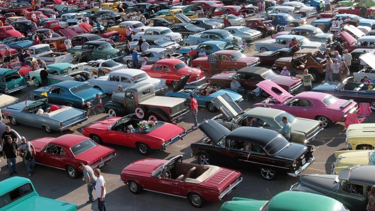 Cruisin’ The Coast organizers said this year’s pre-registration of classic and antique cars has surpassed the record set last year. This was the scene from a parade in Long Beach in 2012.