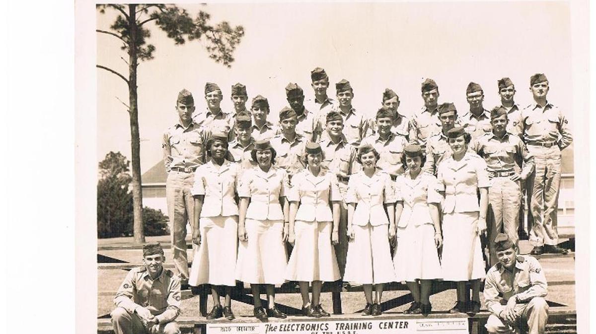The graduates of the Keesler Ground Radar School in 1953.