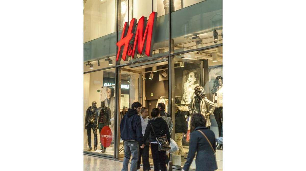 Swedish retailer H&M is opening a store in Gulfport Premium Outlets, with clothing for men, women and children.