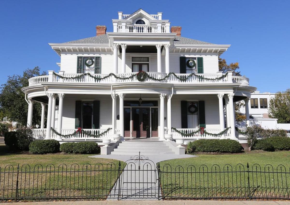 The Redding House in Biloxi, the last surviving mansion in the downtown, will become Rizzuto’s Ristorante & Chop House.