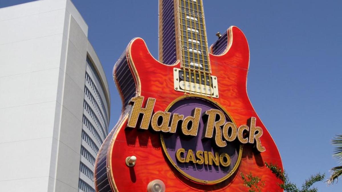 Hard Rock Casino Biloxi is about to get another eatery as Dunkin’ Donuts will start offering coffee and donuts in October and the grand opening is planned in November.