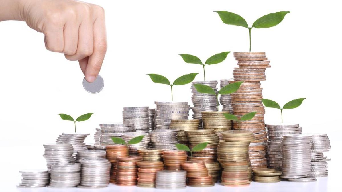 Want tyo increase your pennies in 2018? Here are some resolutions that will help your wallet.