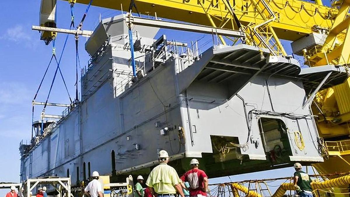 Ingalls Shipbuilding division employees successfully installed the deckhouse on the amphibious assault ship Tripoli (LHA 7) in Pascagoula.