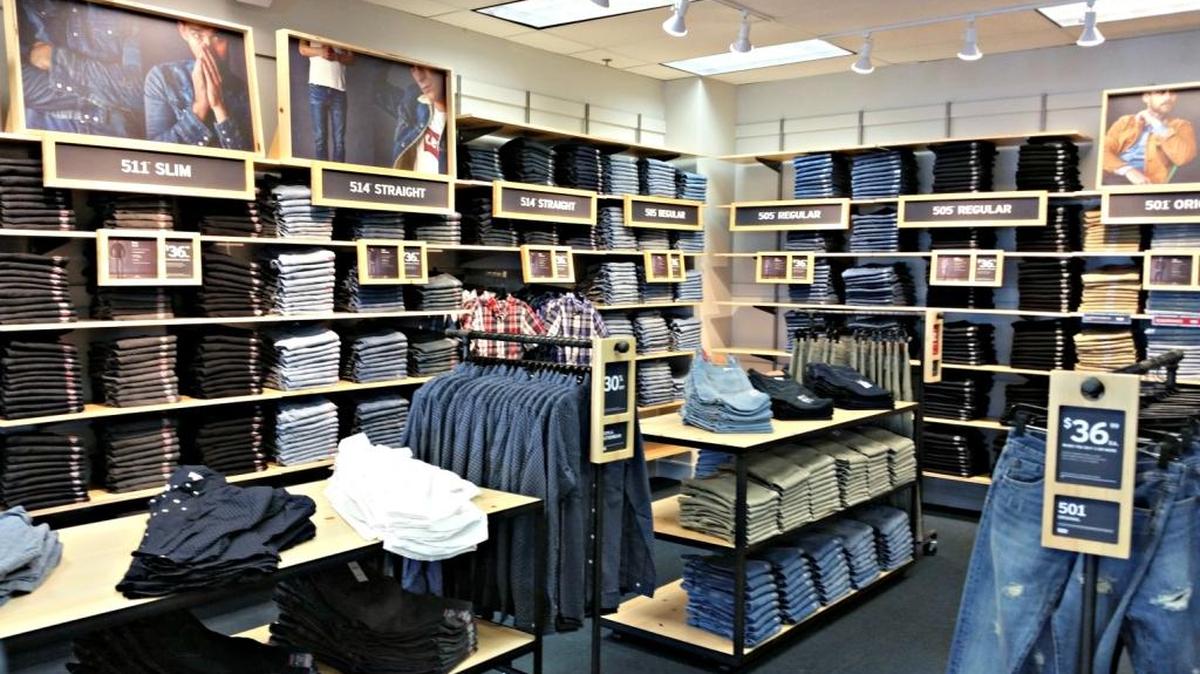 A new Levi's store opened Monday at Gulfport Premium Outlets.