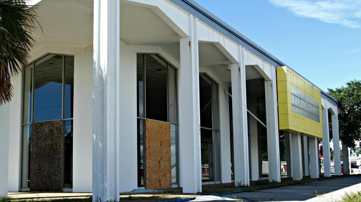 The city of Gulfport has leased the old Rooms To Go building on Pass Road to the John C. Robinson Brown Condor Association, which plans to raise funds for repairs for the Mississippi Aviation Heritage Museum.