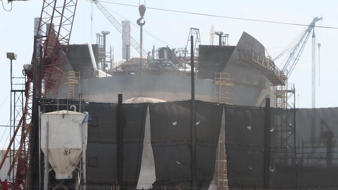 Sandblasting and painting at VT Halter Marine in Pascagoula in mid-2015 was a series of curtains drawn loosely around ship. After two environmental fines and one false start on a groundbreaking, the company says it still plans to build a $7.5 million enclosure for painting and sandblasting.