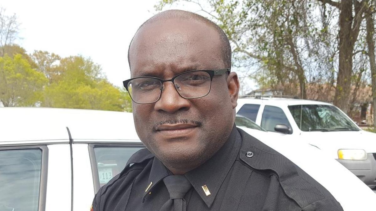 Calvin Hutchins will step down as chief of Moss Point police, Mayor Mario King announced Friday.