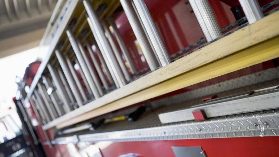 Firefighter injured in Stone County woods fire