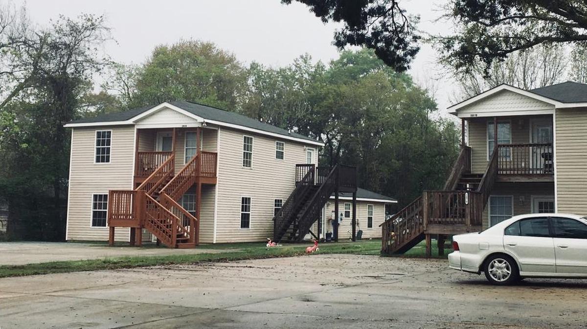 Gulport police say they found a 20-year-old man shot in his neck and leg in this parking lot Sunday night. The apartment complex is at 2800 30th Street near downtown Gulfport.