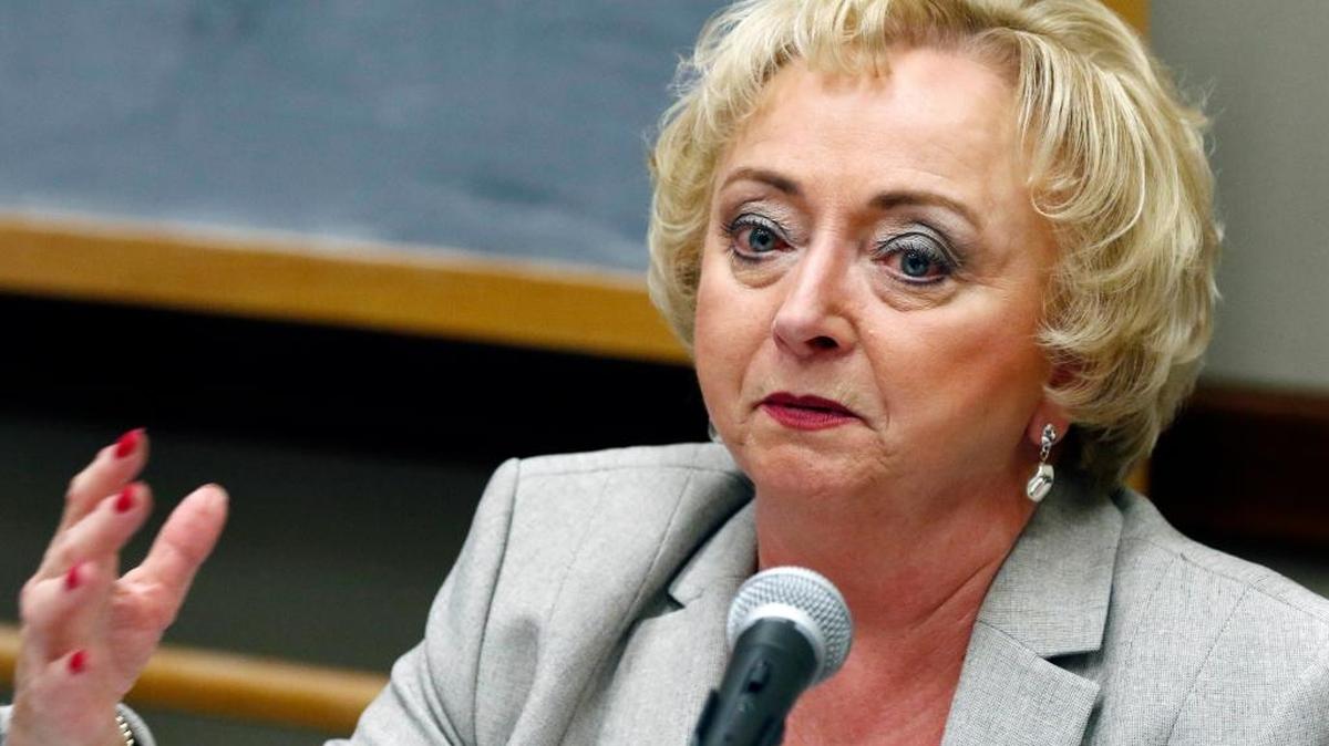 A PEER report issued Monday asks why eight contracts totaling about $600,000 for a revamp of the Mississippi Department of Educations’s information technology division were given to former Maryland coworkers of Superintendent Carey Wright or their companies. These contracts have faced some recent media scrutiny.