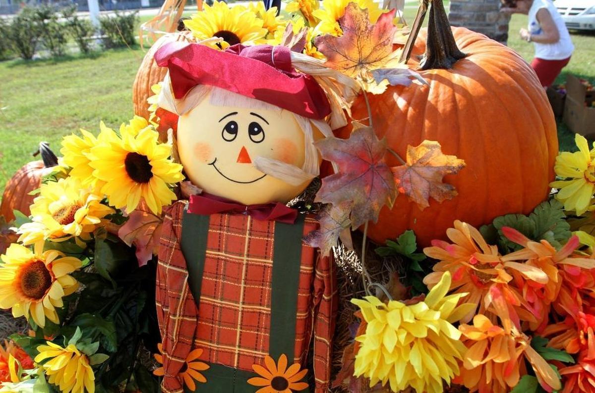 The city of Gautier always is colorful in fall thanks to its decorating contest. South Mississippi celebrates fall and Halloween with pumpkins, hay rides, haunted houses and trunk-or-treat.