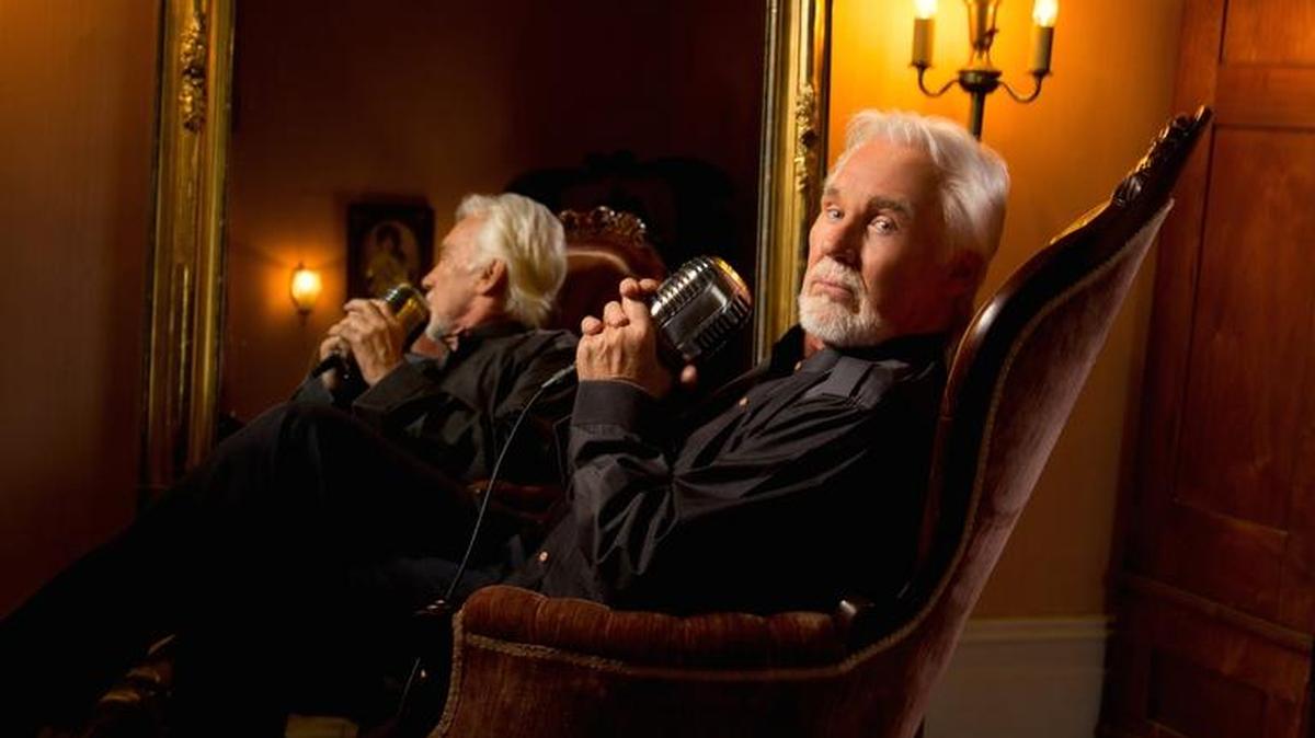 Kenny Rogers brought “The Gambler’s Last Deal” to the Saenger Theater in New Orleans on Saturday.