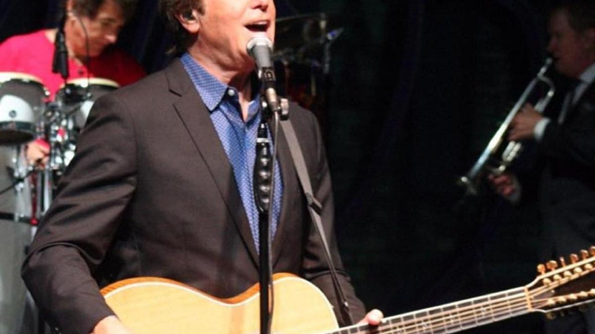 Robert Lamm performs “Beginnings” at Bluesville in Robinsonville in 2014 with Chicago. Chicago will be at the Saenger Theater in New Orleans on Tuesday.