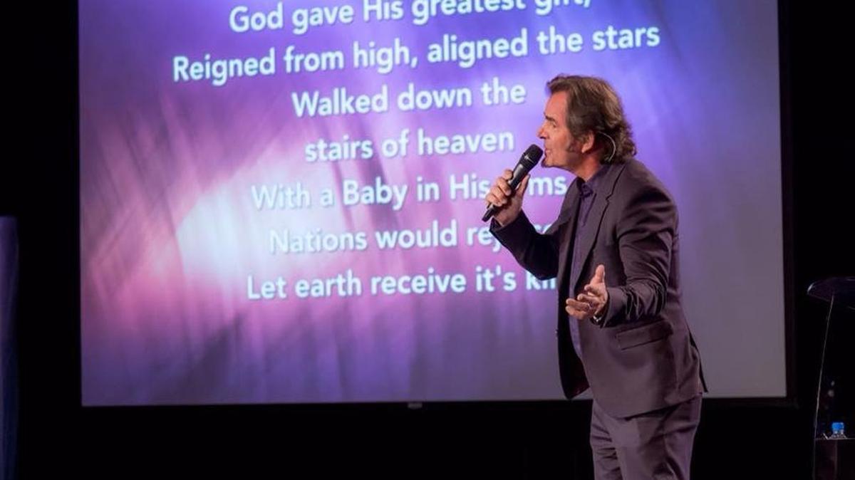 Journey member Jonathan Cain release his first Christmas album in October.