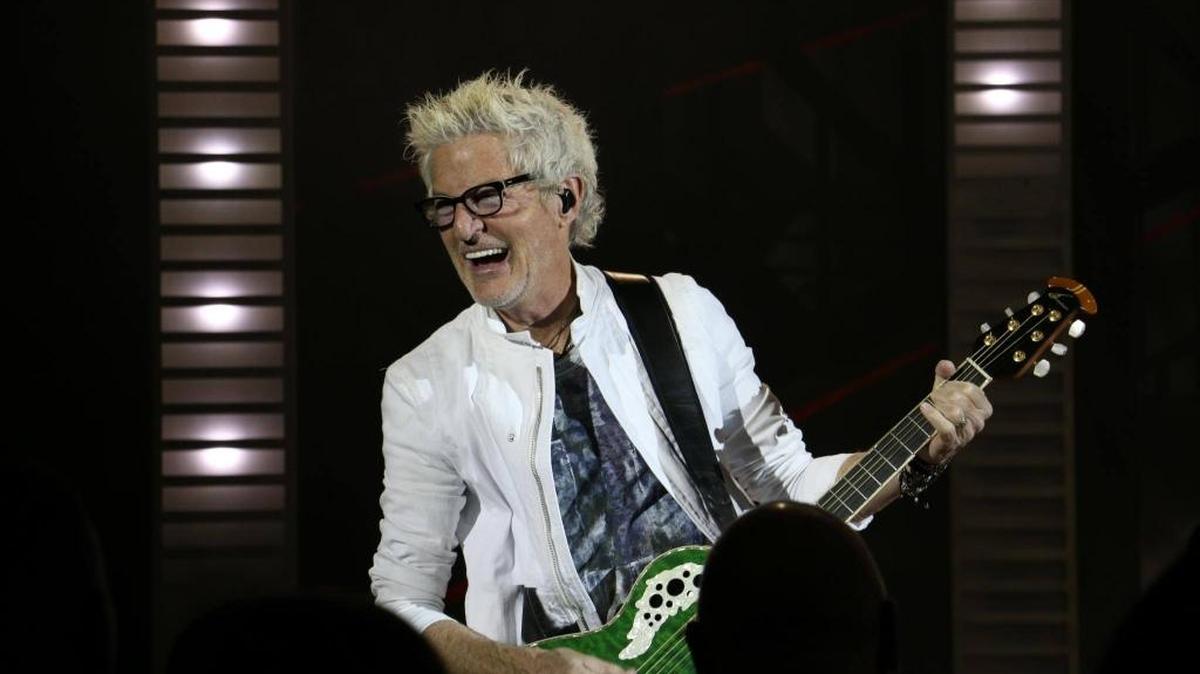 Kevin Cronin of REO Speedwagon leads the band through a sold-out show Friday at the IP Casino Resort in Biloxi.