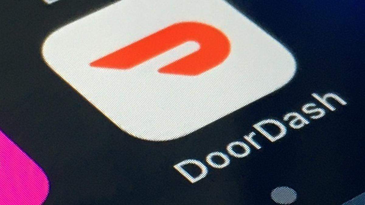 Delivery app DoorDash is testing a new program warning customers that not tipping their drivers could lead to a longer wait.