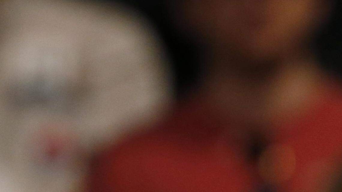 How long is Donald Trump's middle finger?