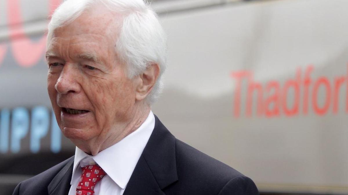 Sen. Thad Cochran speaks to reporters outside of McElroy's in Ocean Springs in 2014, shortly before he defeated state Sen. Chris McDaniel in the GOP runoff.